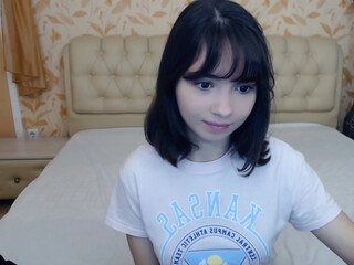 valensafarfor beautiful woman jerks off pussy