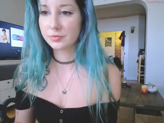 sluttypotato_ vicious lady pulls clit