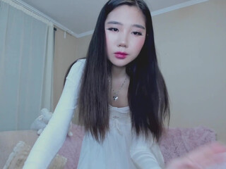 misa_nyo sweet and attractive babe masturbates