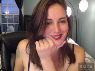 maizy_mae buxom plays with long dildo