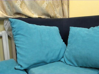 leya_gray Pregnant chick