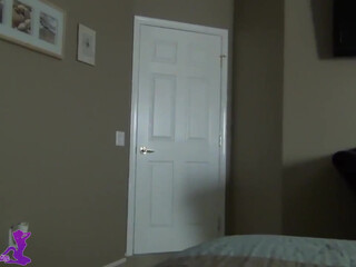 Mindi Mink big breasted female - pussy fingers