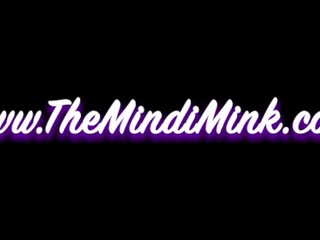 Mindi Mink find her masturbating