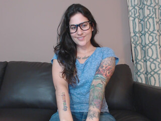 Erin Marie O'Keefe aka Goddess Green Eyed cum from vibrator