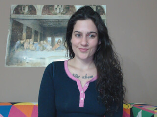 Erin Marie O'Keefe aka Goddess Green Eyed naughty bitch fucks pussy