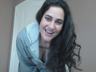 Erin Marie O'Keefe aka Goddess Green Eyed nude bitch dancing on the bed