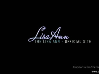 thereallisaan busty amateur dildo