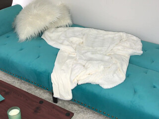 thereallisaan Charming shlendra