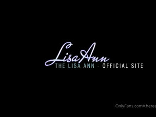 thereallisaan Hot doll