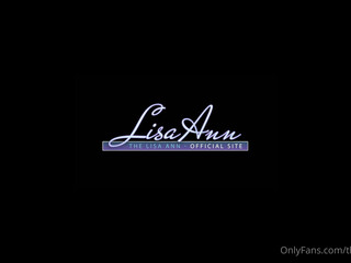 thereallisaan cute brunette sucking dick