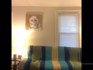 scarlet_elli skin posing nude