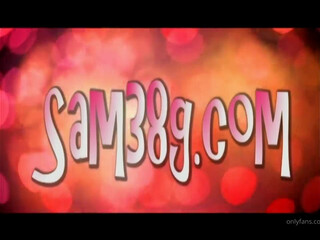 sam38 Black-haired woman