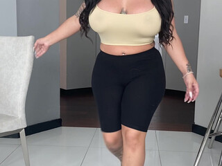 zara_g naughty pupa demonstrates her body