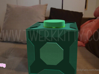 twerk_kitty_fre Shiny lady