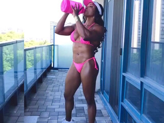 the_liones blissful bitch pulls pussy