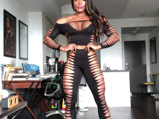 the_liones adult bitch dabbles with rubber penis