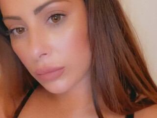 siennablack20-21-12-2019-16.92.4763- red-haired bitch jerks off pussy with sex toy