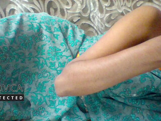 fuck_jasmine hot babe gently jerks pussy