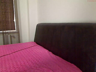 xqueenella fucks with her monthly