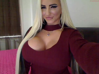 xqueenella busty blonde masturbating shaved vagina