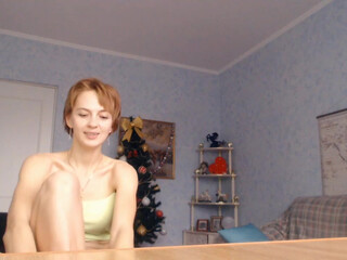 maria_moon_ beautiful bitch shows shaved holes