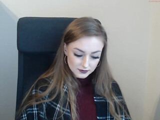 janetta_s busty babe twirls big ass