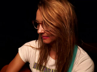 kaileeshy Sultry confused