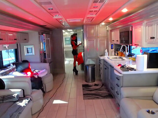 dddtraveler babe in stockings passionately masturbating cunt