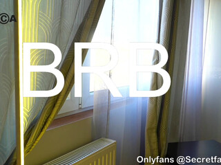 _k_______ gorgeous chick jerks off her pussy with phallus