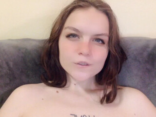 trippy_aurora69 busty kitty sucking penis