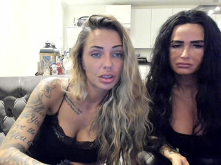 tiffanystarxx cute blonde erotically posing in stockings