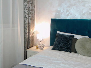 mmmaaa1234 blonde slut caresses shaved cunt