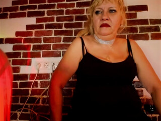 _cheatinwife_ caresses his magnificent body