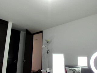 xhxoxtxsxex Solo caress of a beautiful baby