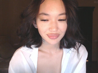 japanlitty gorgeous bitch dancing striptease