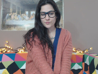 Erin young bitch fucks herself with sex toys