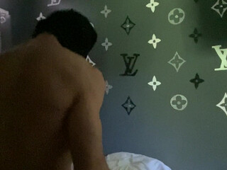 whitechinnaak showering