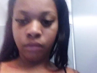 toriann big breasted female fingering pussy