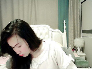 sweet_beata teen slut fingers pussy