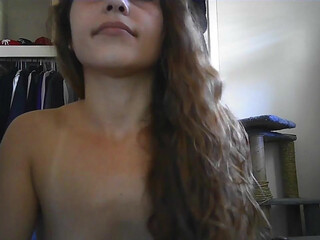 goforgreen87 petite babe gently masturbates cunt