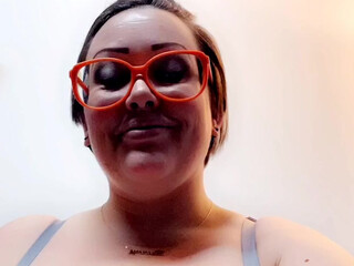 bunnydelacruz69 dark chick seduces with big shapes