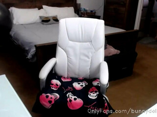 bunnydelacruz69 Obstinate slut