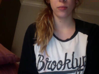 skyebaby9 chaturbate thick mare fucks both holes