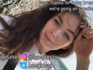 love_machine_ chaturbate Juicy brunette