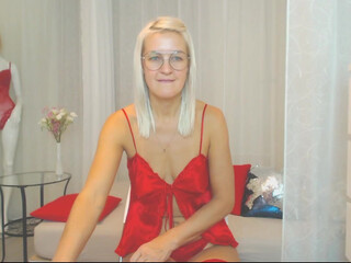 lolaaelita chaturbate fucked at work