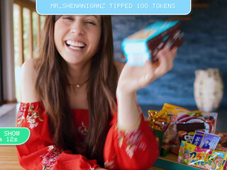 newchloe18 chaturbate mature confused jerks off shaggy pussy