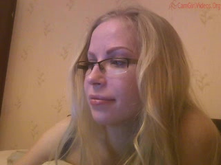 mylen myfreecams petite slut masturbates with her fingers