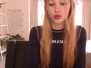 missalice_94 myfreecams Graceful doll
