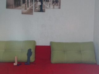 caitlin_lee chaturbate undresses and shows puffy bread