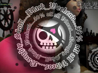 naughty_skull chaturbate beautiful bitch enjoys cunnilingus